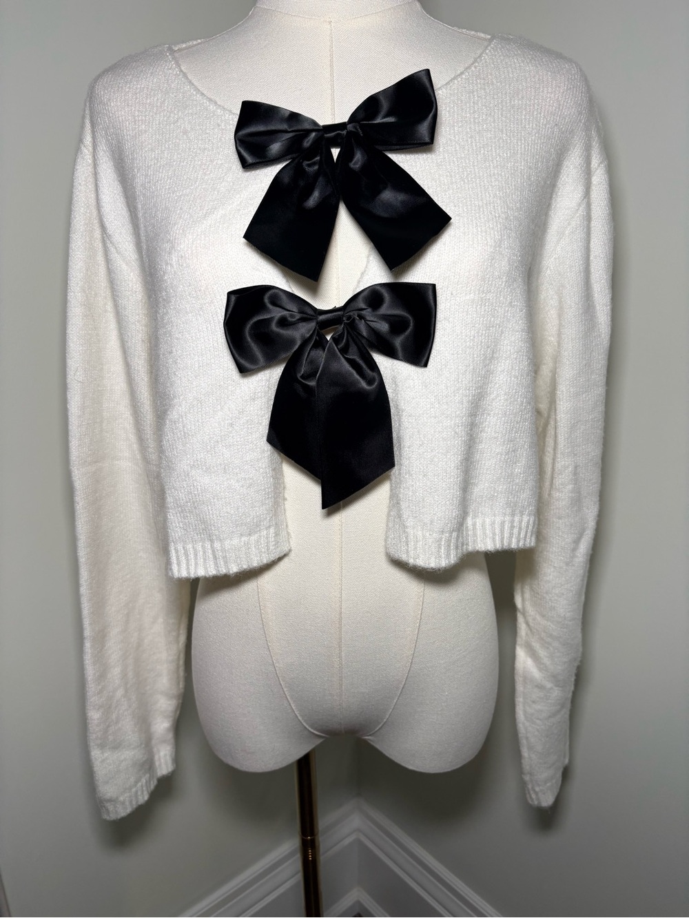 White Cropped Bow Sweater Cardigan